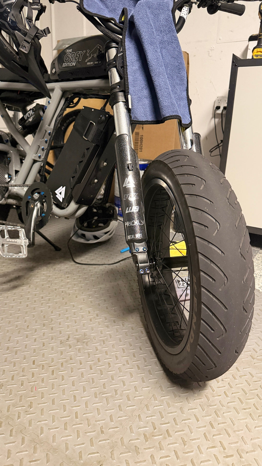 Titanium fork guard bolts