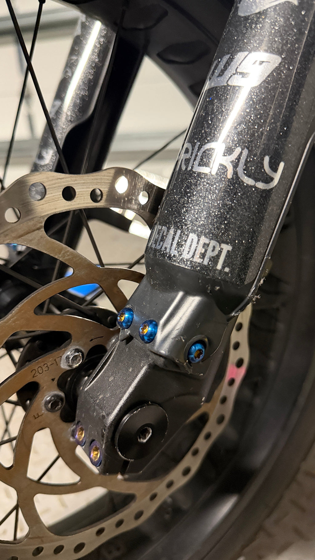 Titanium fork guard bolts