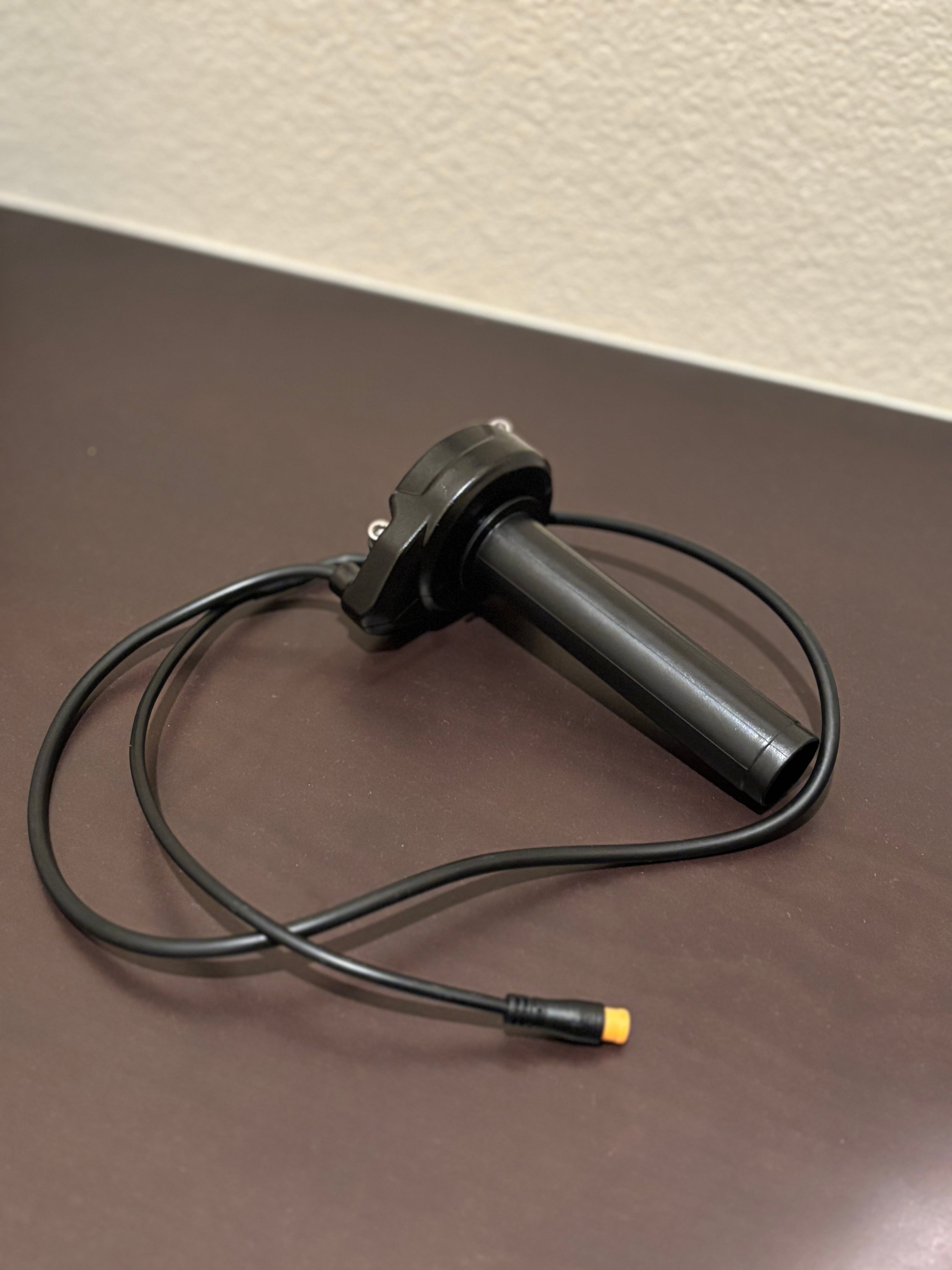 (Macfox, Zooz, Rad, Qlife, GT-73, etc) Plug and Play Surron Throttle