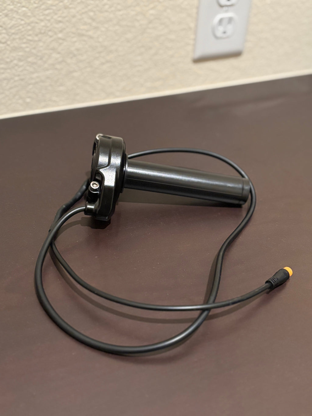 (Macfox, Zooz, Rad, Qlife, GT-73, etc) Plug and Play Surron Throttle