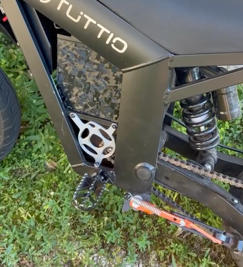Tuttio Motor Cover